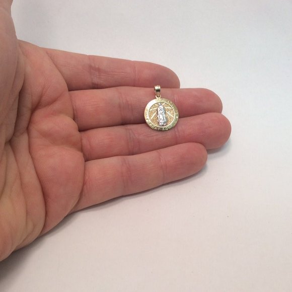 10K REAL SOLID GOLD MEDALLION PENDANT OUR LADY OF GUADALUPE PRAY FOR US 1.8gr - Picture 6 of 8